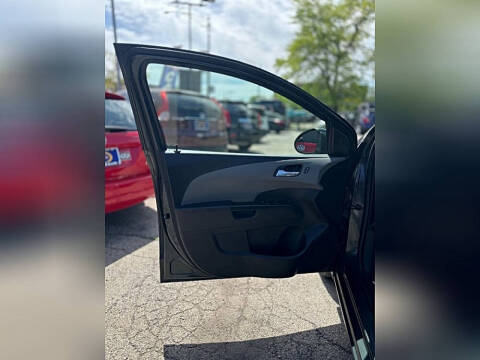 2016 Chevrolet Sonic LT Auto