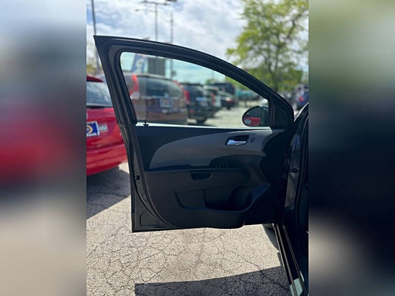 2016 Chevrolet Sonic LT Auto