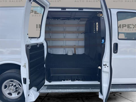 2023 Chevrolet Express 2500