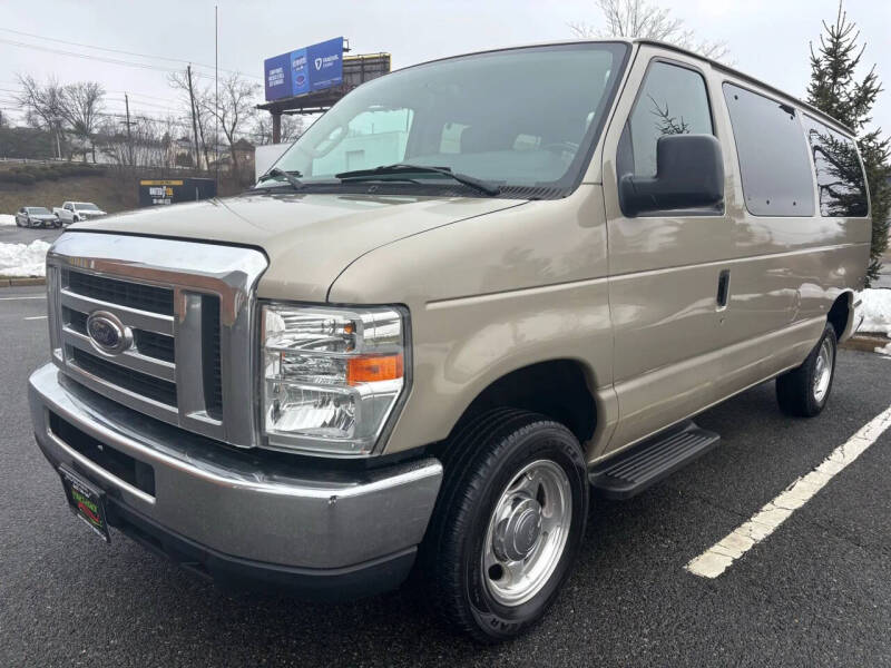 2013 Ford E-Series E-350 SD XLT
