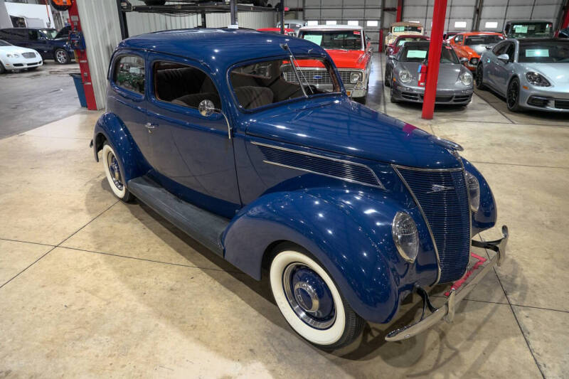 1937 Ford Deluxe