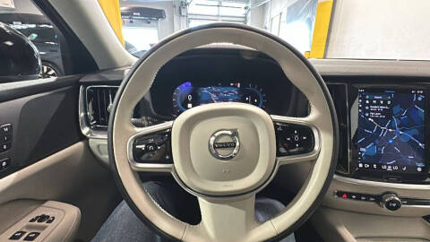 2023 Volvo S60 B5 Core Dark Theme