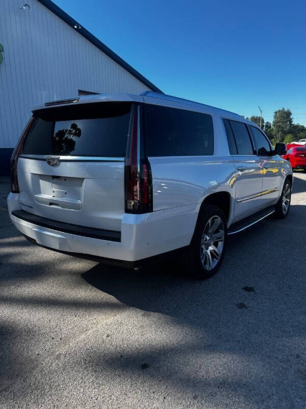 2017 Cadillac Escalade ESV Luxury