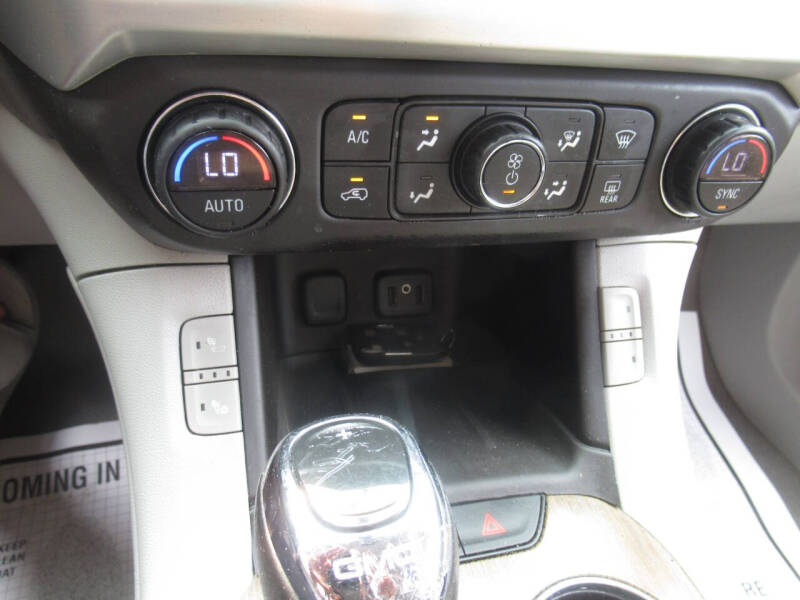 2017 GMC Acadia SLE-2