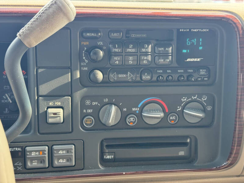 2000 Cadillac Escalade