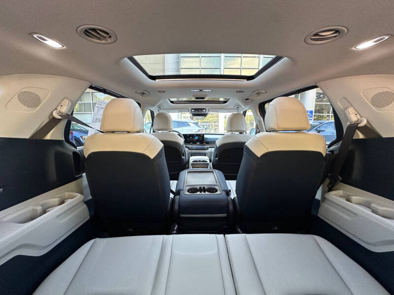 2026 Kia Carnival Hybrid SX