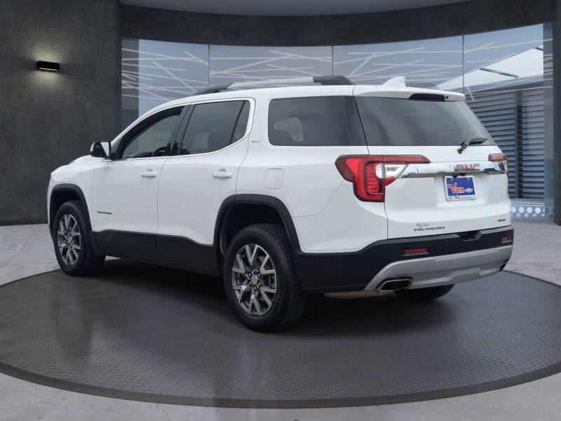 2023 GMC Acadia SLT