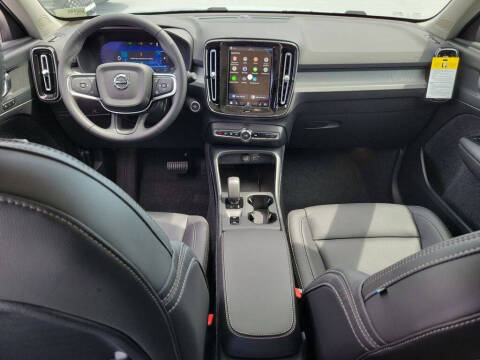 2026 Volvo XC40 B5 Core