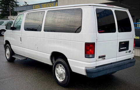 2013 Ford E-Series E-350 SD XLT