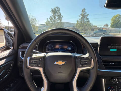 2024 Chevrolet Suburban LT