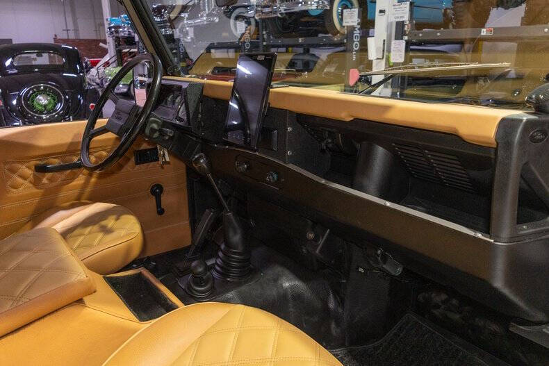1987 Land Rover Defender