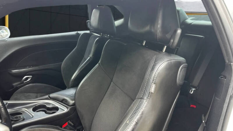 2018 Dodge Challenger SXT Plus