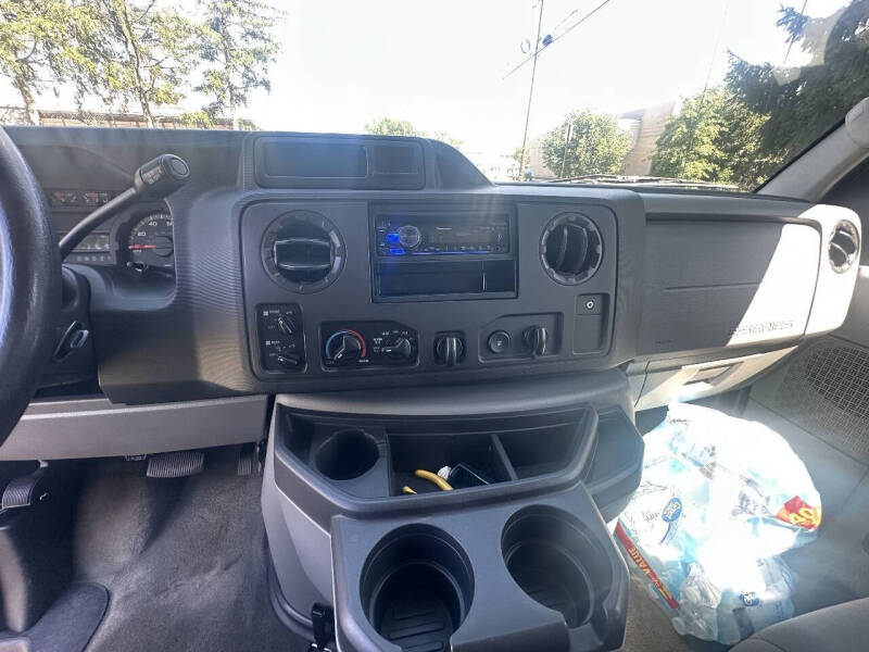 2013 Ford E-Series E-350 SD XL