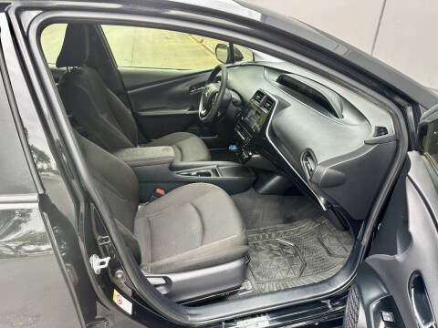 2019 Toyota Prius LE
