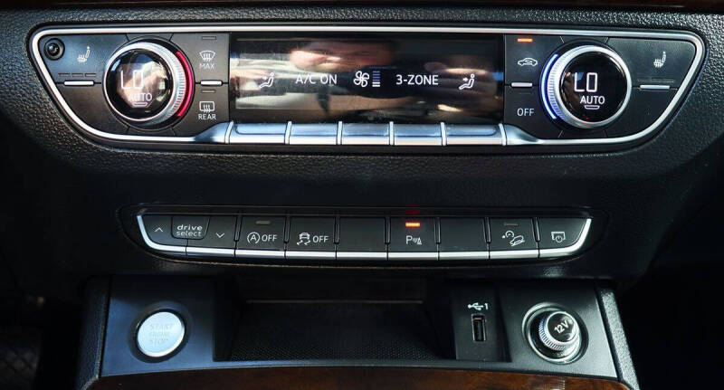 2020 Audi Q5 quattro Titanium Premium 45 TFSI