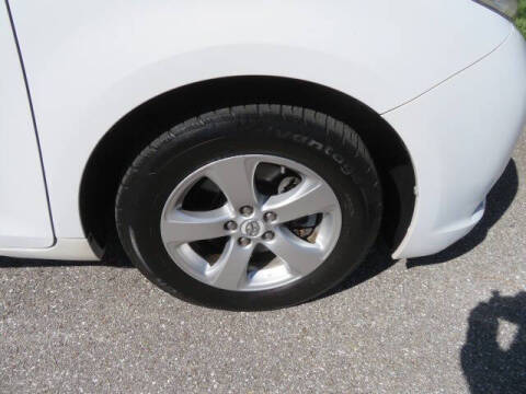 2016 Toyota Sienna LE Mobility 7-Passenger