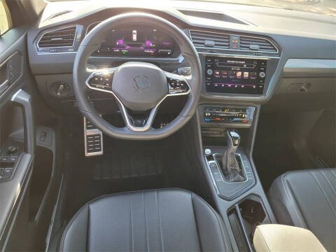 2024 Volkswagen Tiguan SE R-Line Black