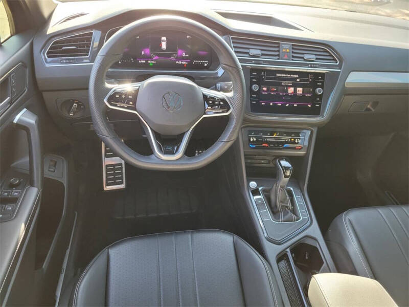 2024 Volkswagen Tiguan SE R-Line Black