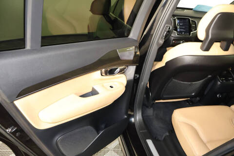 2018 Volvo XC90 T6 Momentum