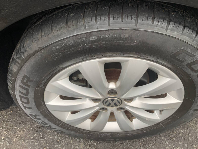 2014 Volkswagen Passat 1.8T Wolfsburg Edition PZEV