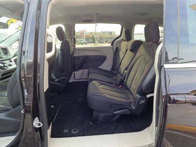 2017 Chrysler Pacifica LX