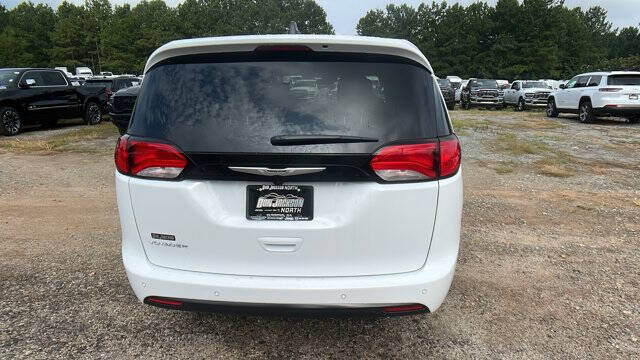 2026 Chrysler Voyager LX