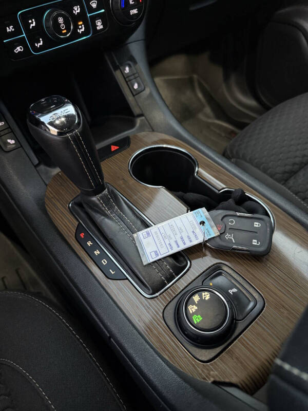 2017 GMC Acadia SLE-2