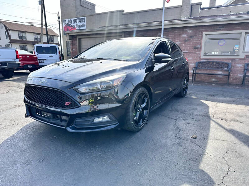 Used 2015 Ford Focus ST with VIN 1FADP3L97FL216420 for sale in Valparaiso, IN