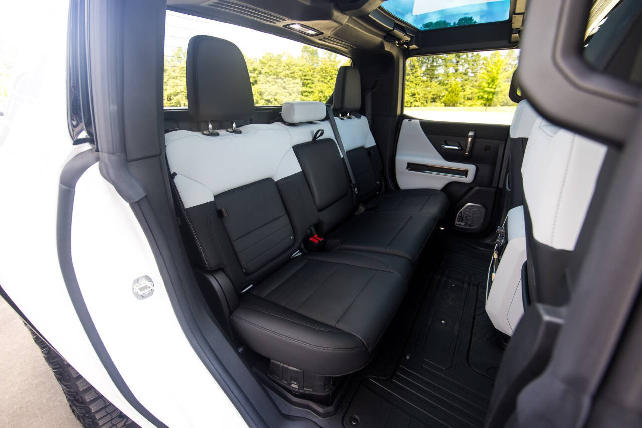 2022 GMC HUMMER EV 24