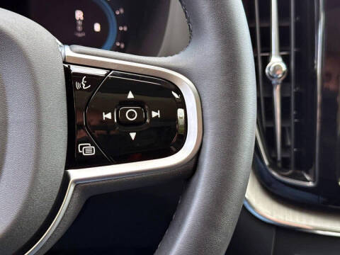 2025 Volvo XC60 B5 Plus Dark Theme