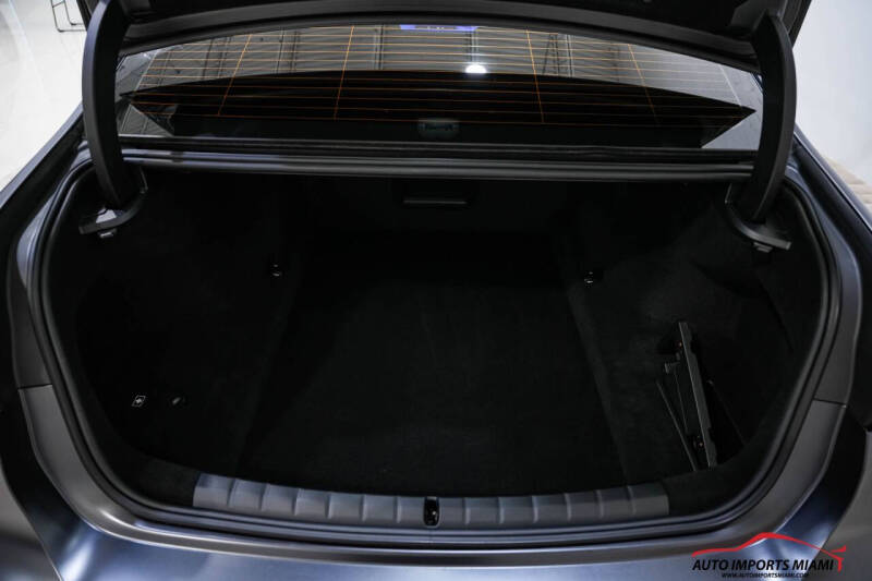 2025 BMW 7 Series 740i