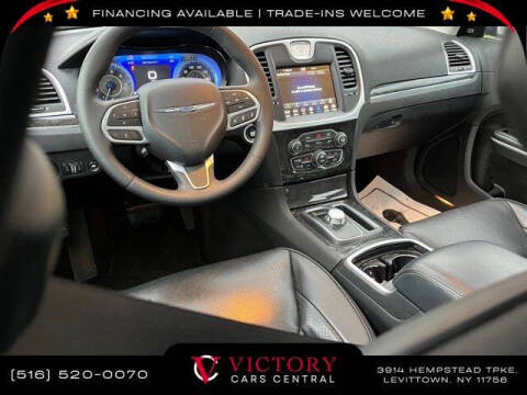 2023 Chrysler 300 Touring L