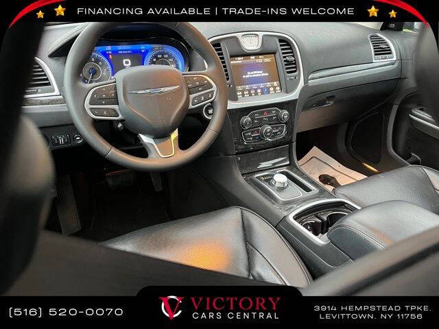 2023 Chrysler 300 Touring L