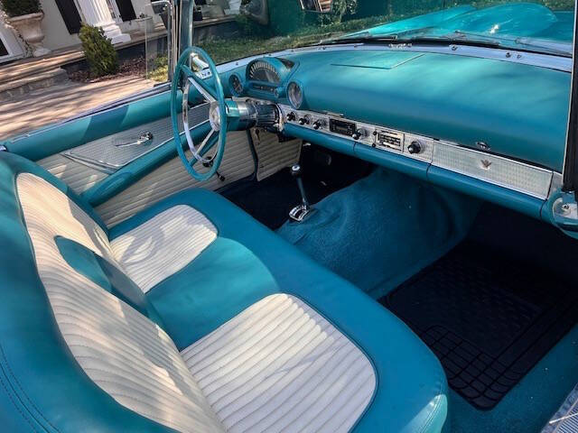 1956 Ford Thunderbird