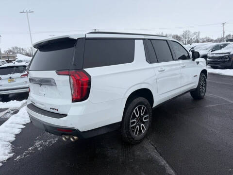 2023 GMC Yukon XL AT4