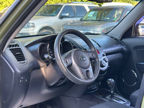 2010 Kia Soul +
