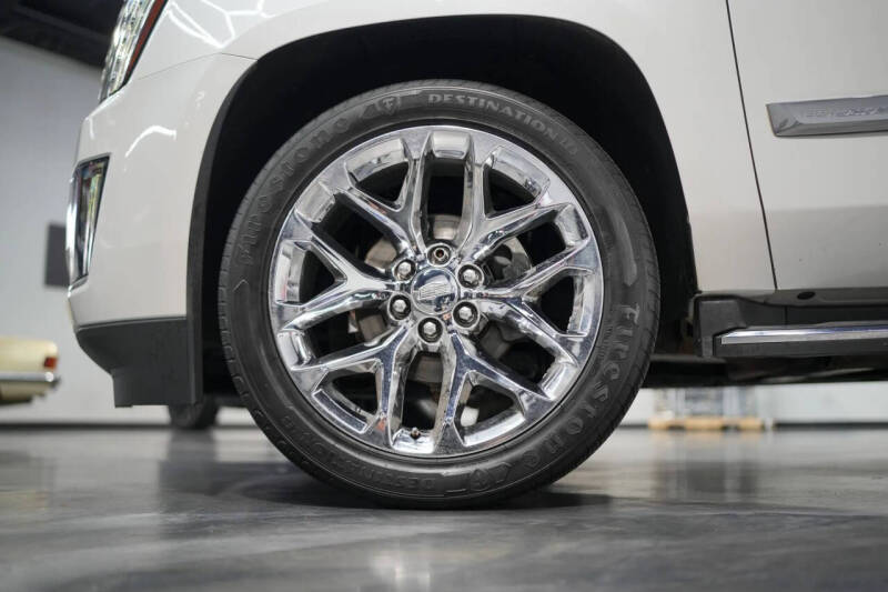 2016 Cadillac Escalade Luxury Collection