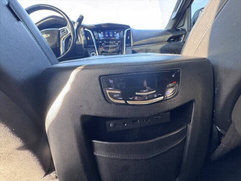 2017 Cadillac Escalade Platinum