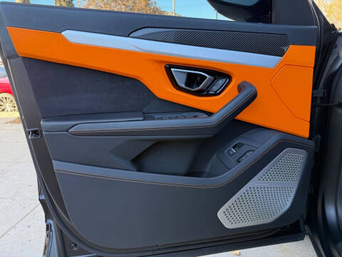 2023 Lamborghini Urus S