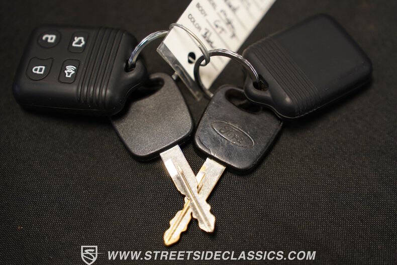 2004 Ford Mustang GT Deluxe