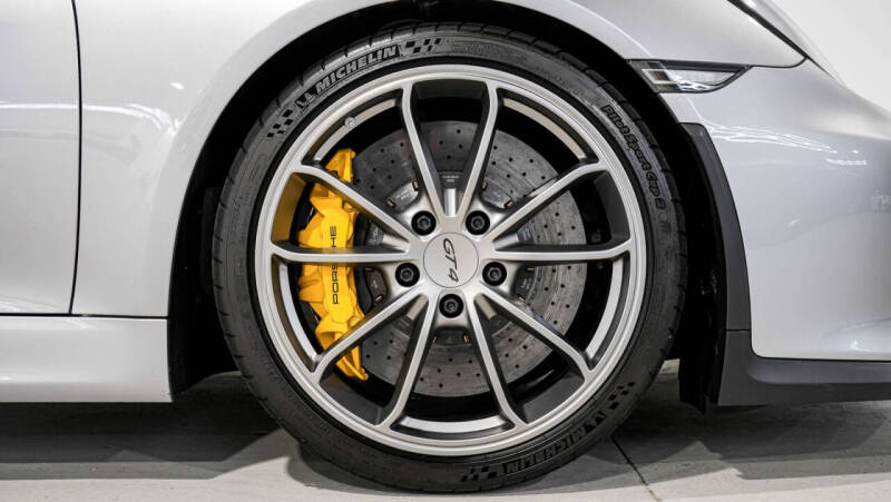 2016 Porsche Cayman GT4