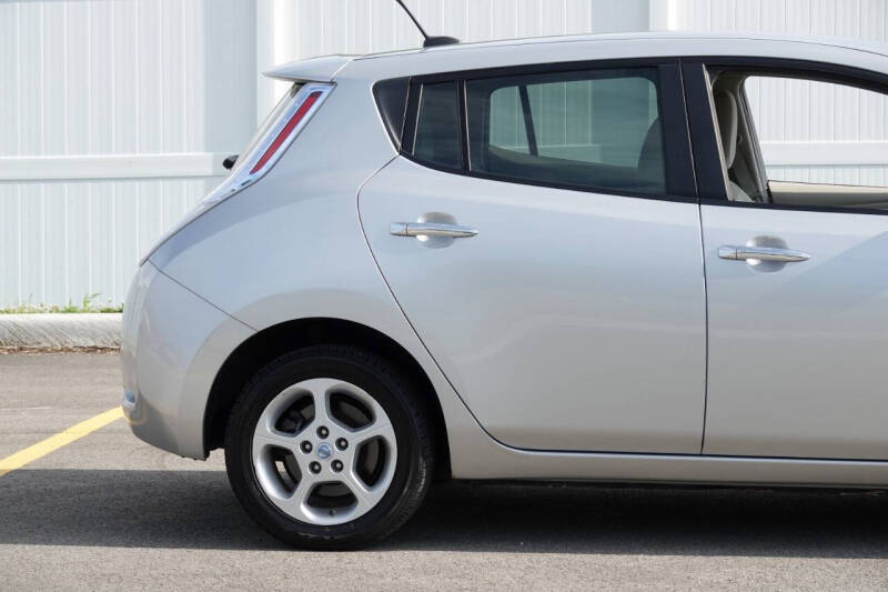 2011 Nissan LEAF SV