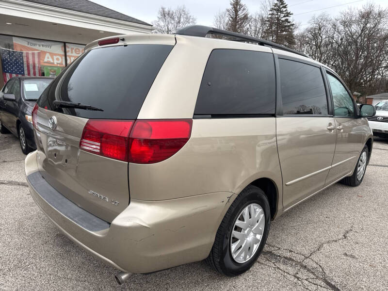 2005 Toyota Sienna LE 8 Passenger