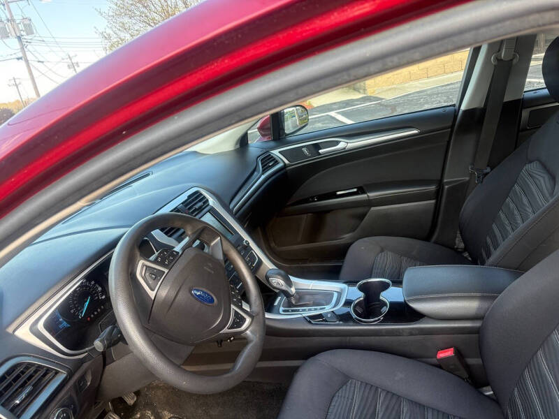 2016 Ford Fusion SE