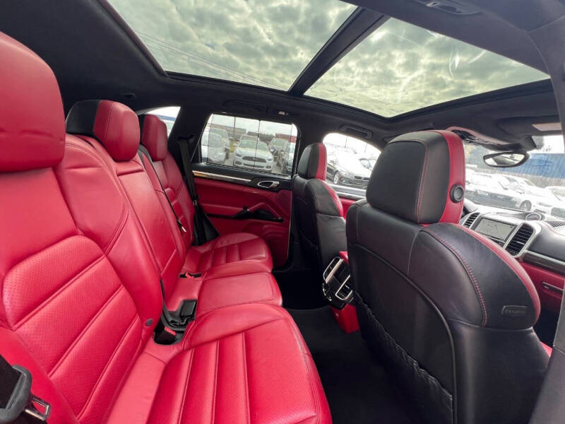 2015 Porsche Cayenne Turbo