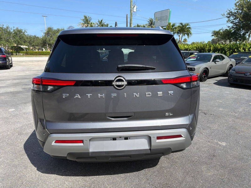 2025 Nissan Pathfinder SL
