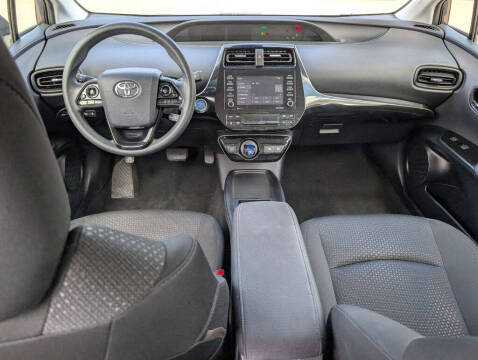2021 Toyota Prius LE