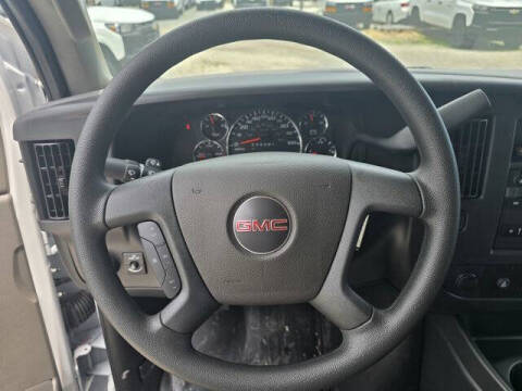 2025 GMC Savana 2500