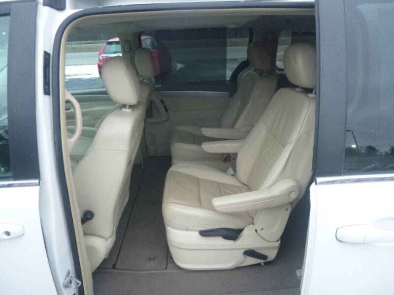 2009 Volkswagen Routan SEL