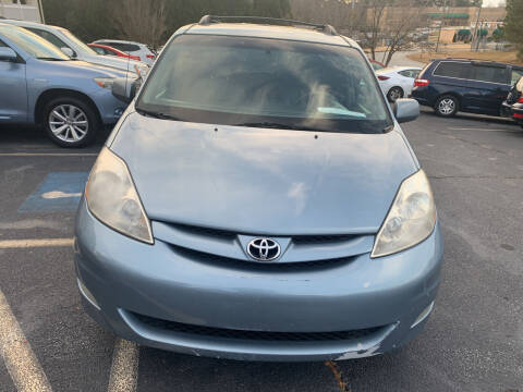 2008 Toyota Sienna for sale at DDN & G Auto Sales in Newnan GA